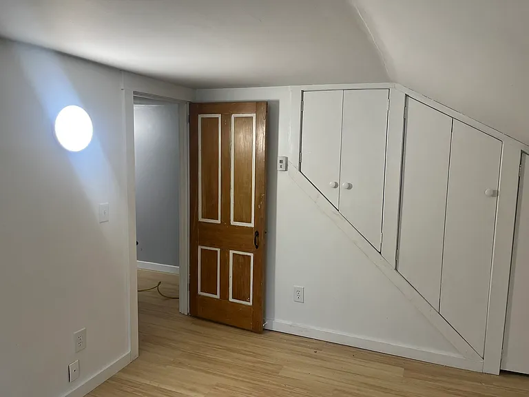 83 A Laurel St — Photo 2