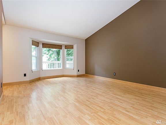 5th image of 136 Polo Park Dr