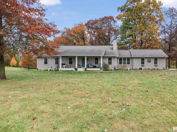 22608 Woodcrest Ln, Petersburg, IL 62675