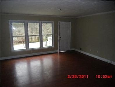 3rd image of 3021 Leesburg Trl