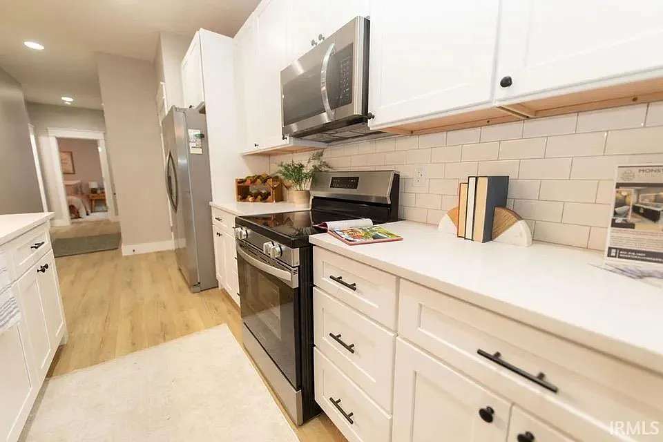 5 bed, 5.0 bath, 2158 sqft, $4,900 — Photo 4