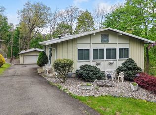 1514 Robinson Hill Rd, Endicott, NY 13760