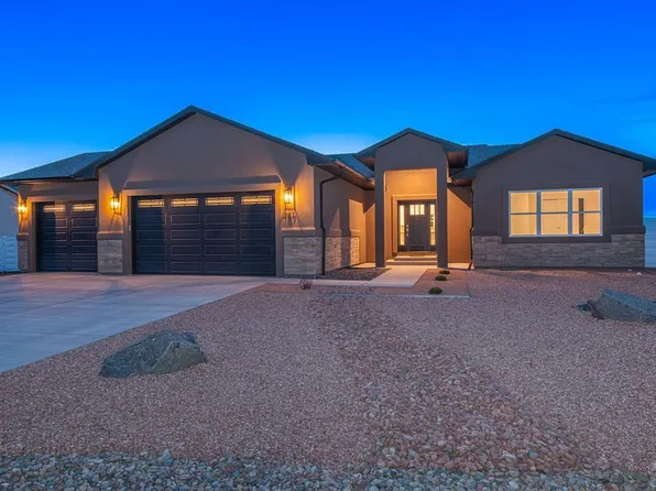 787 N Edgewater Dr, Pueblo West, CO 81007