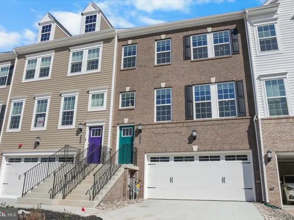 1705 Water Crossing Rd, Pikesville, MD 21208