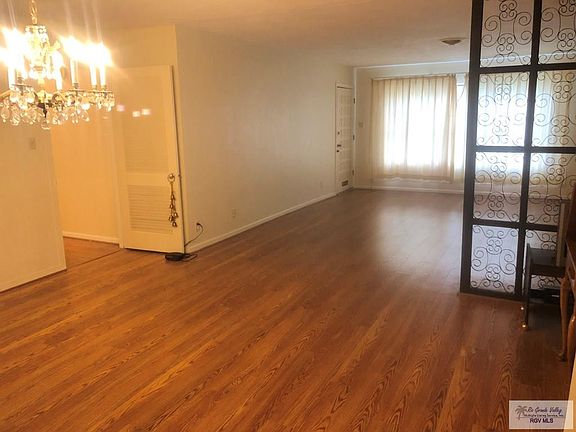 4th image of 1601 Little Creek Dr