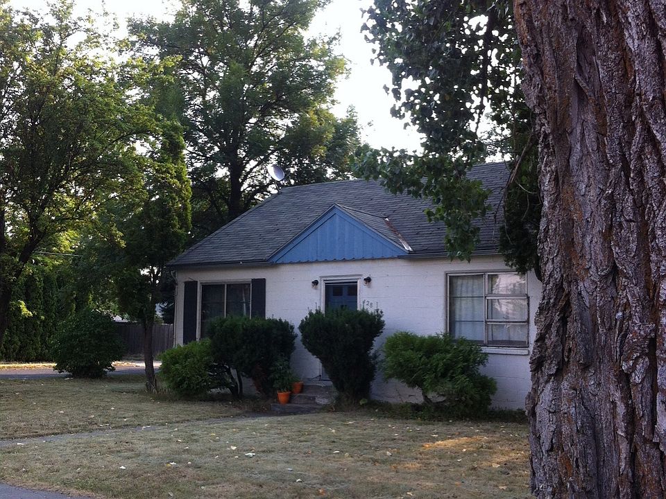 Your own place on a corner, privacy fenced backyard and pati