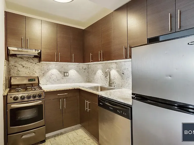 214 E 24th St #4F — Photo 3