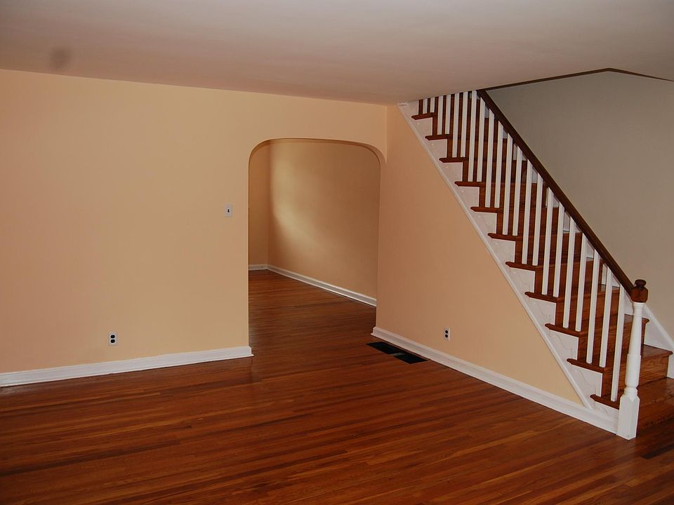 1st image of 3041 Holme Ave
