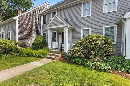 2nd image of 336 Twin Lakes Dr #336