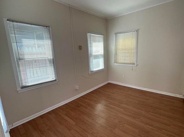 22 Webb Ave APT 2