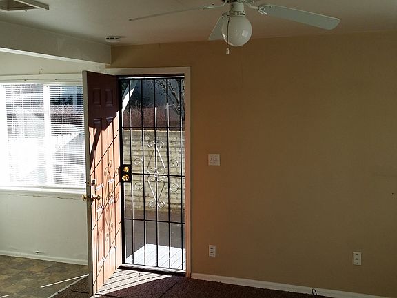 2nd image of 1909 Fairmount Ave
