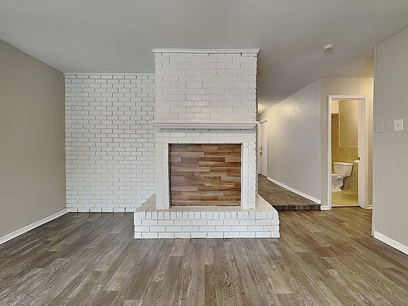 3rd image of 938 Hudson Dr