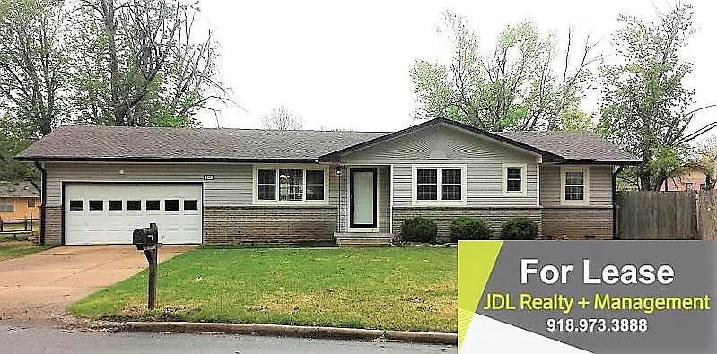 218 W Vandalia St