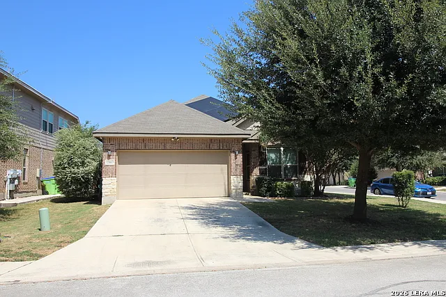 3 bed, 2.5 bath, 1584 sqft, $1,755 — Photo 2