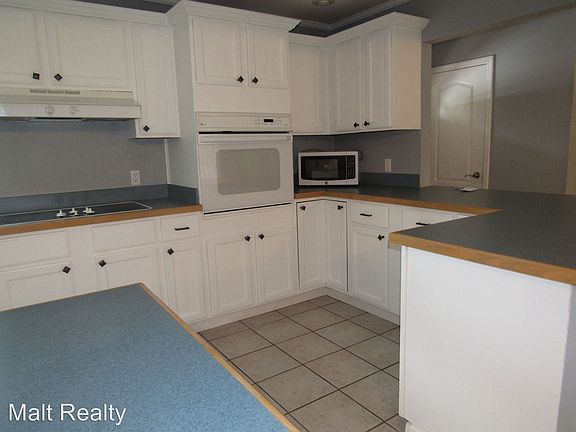 3rd image of 4295 Island Cir APT C