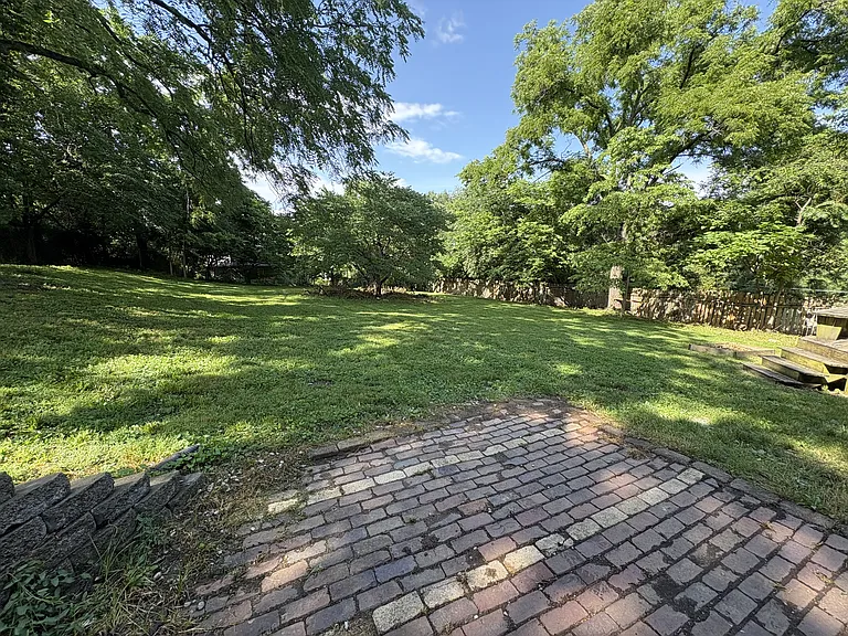 3270 Bell St — Photo 10