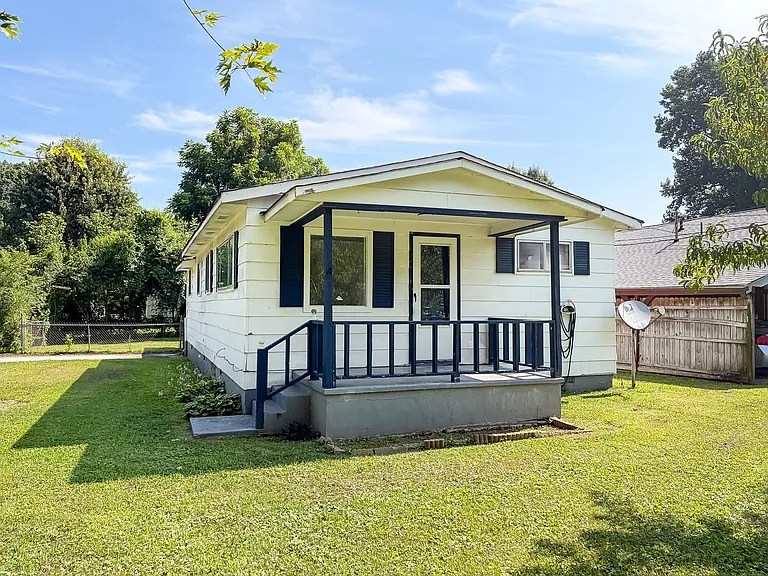5801 Clover St — Photo 4