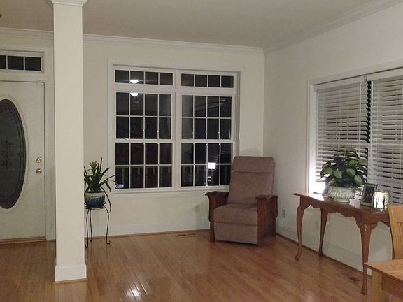 3rd image of 118 Glacier Way