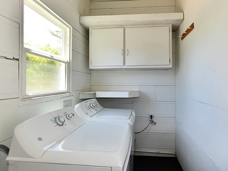 1415 Meek Ave — Photo 14