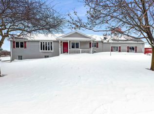 W4770 Ertl Rd, MENASHA, WI 54952