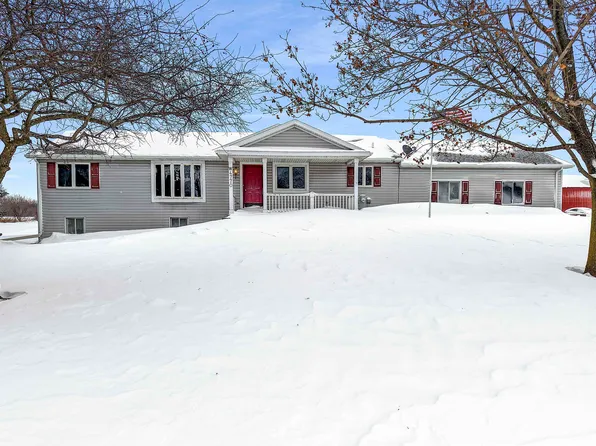 W4770 Ertl Rd, Menasha, WI 54952