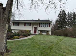 21 Kreuz Drive, West Nyack, NY 10994