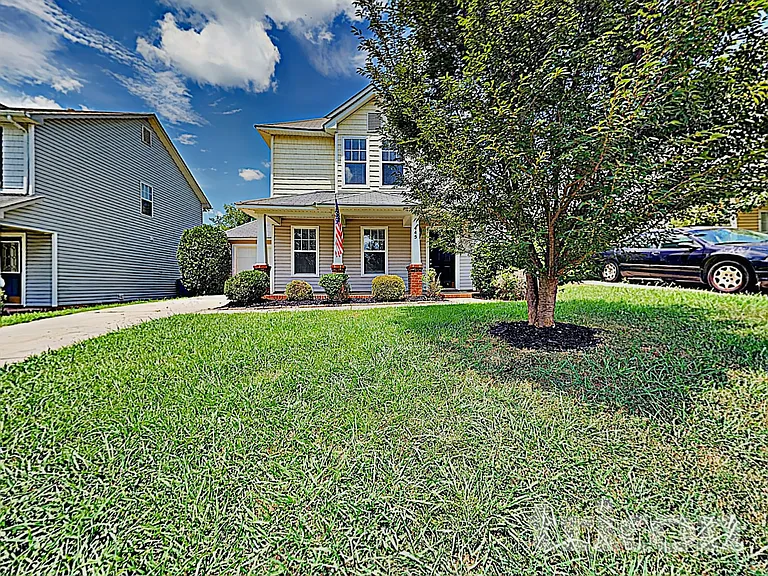 445 Amir Cir — Photo 2