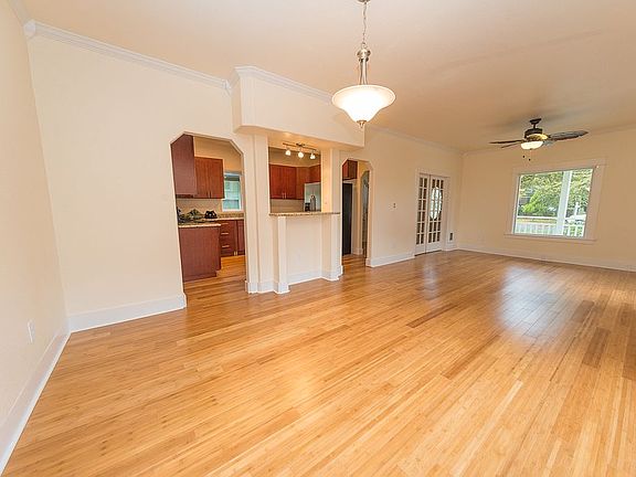 4th image of 3841 Tacoma Ave S