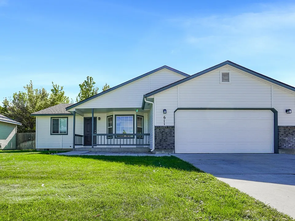 611 Winter Pl