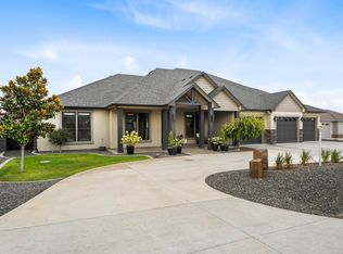 84704 E Wallowa Rd, Kennewick, WA 99338