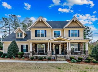 170 Valley Pines Cir, Spring Lake, NC 28390