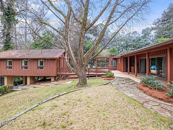 4th image of 1290 Twin Pines Ln