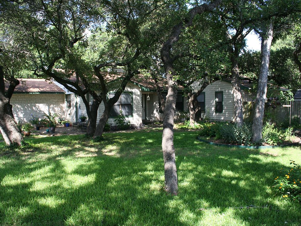 Lots of oaks in the front