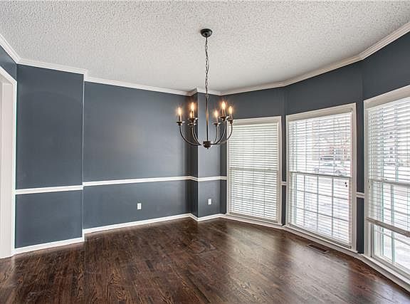 3rd image of 12834 Larsen St