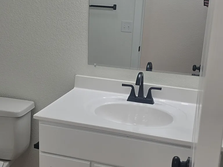 652 Eagle Ct — Photo 13