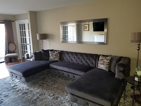 3rd image of 3201 Pine Heights Dr NE #1
