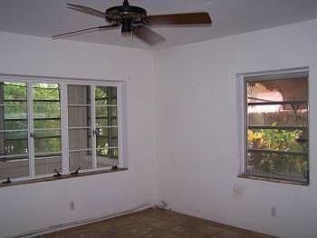 2nd image of 1939 Rodman St