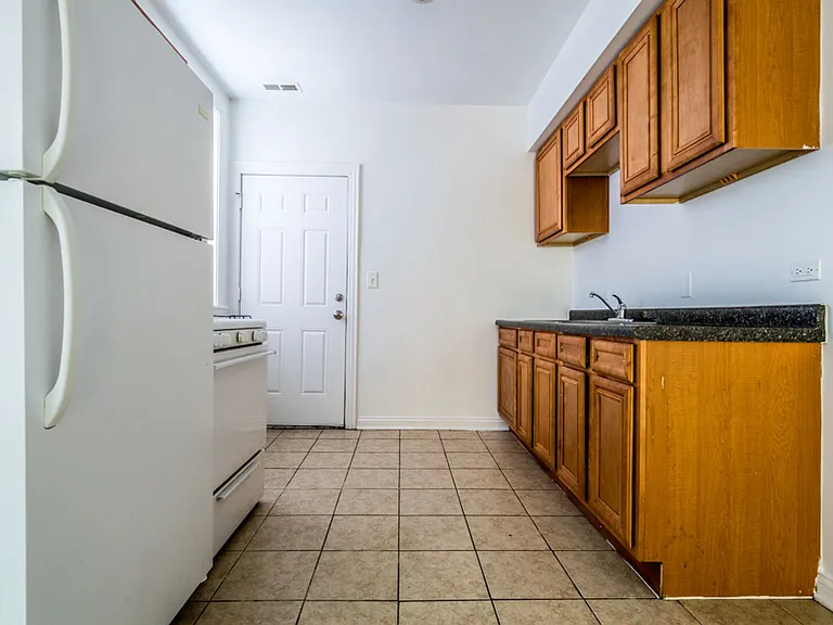 6230 S Artesian Ave — Photo 10