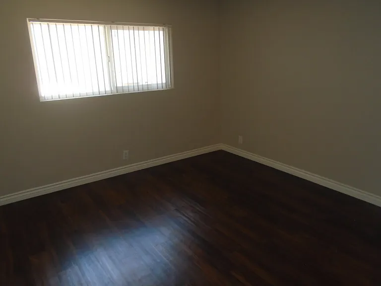 694 Spruce Ave #G — Photo 11