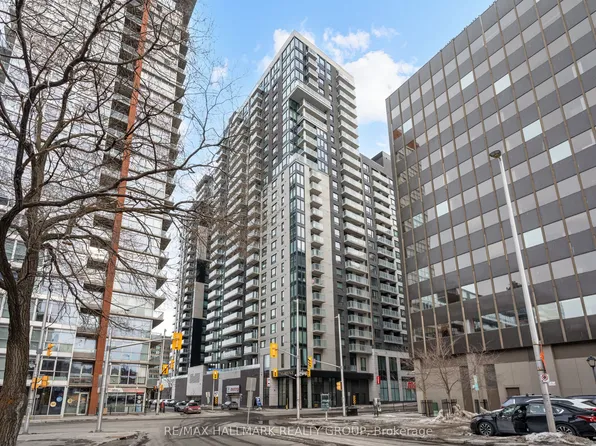 180 George St #409, Ottawa, ON K1N 9M2