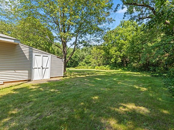3rd image of 57954 Pear Rd