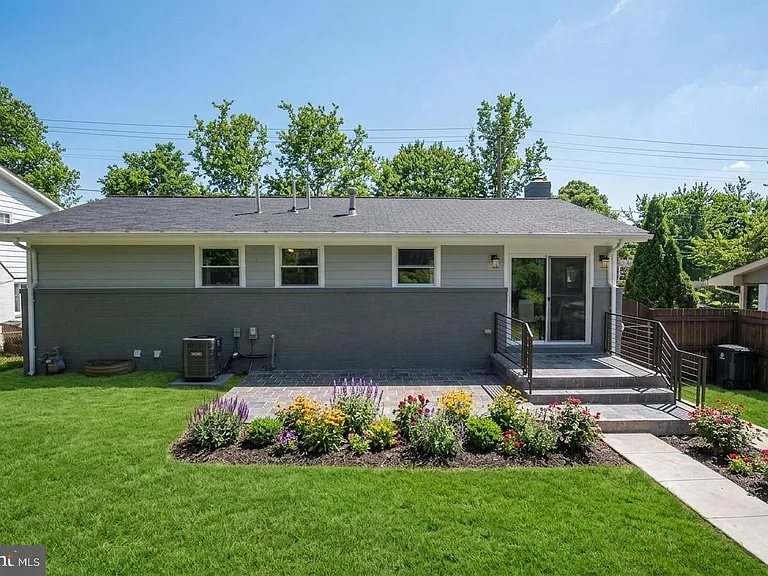 415 Ritchie Pkwy — Photo 28
