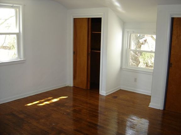 4th image of 231 W Park Dr