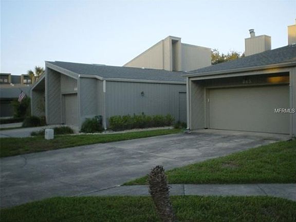 4th image of 647 Fellowship Dr