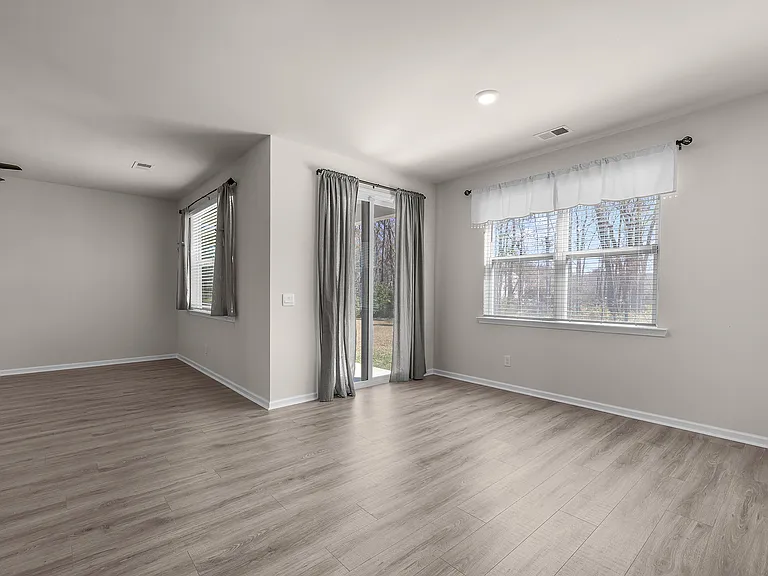 84 Woodford Reserve Dr — Photo 27