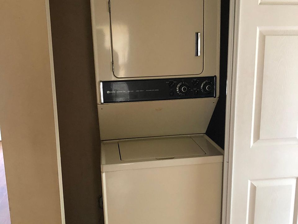 1st image of 913 N 10th St #2