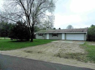 W6711 Porters Lake Rd, Wautoma, WI 54982