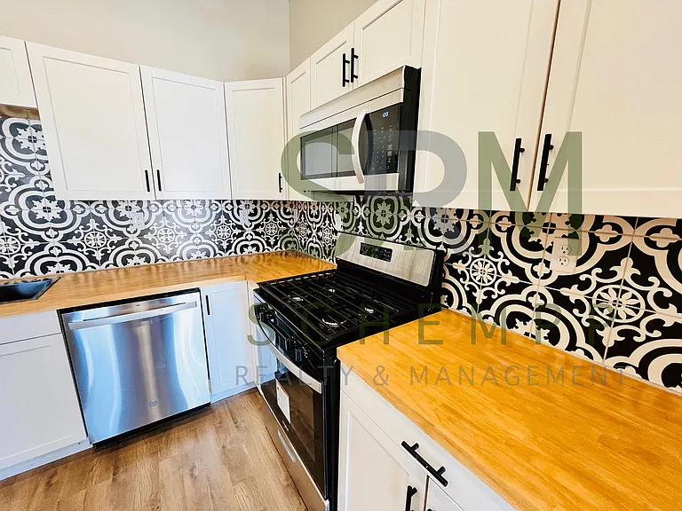 518 Camp St #520 — Photo 7
