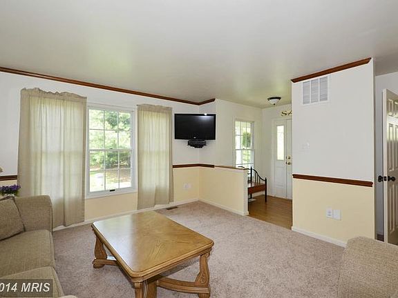 5th image of 727 Claridge Ct Unit T1
