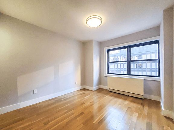 3rd image of 301 E 47th St APT 14E